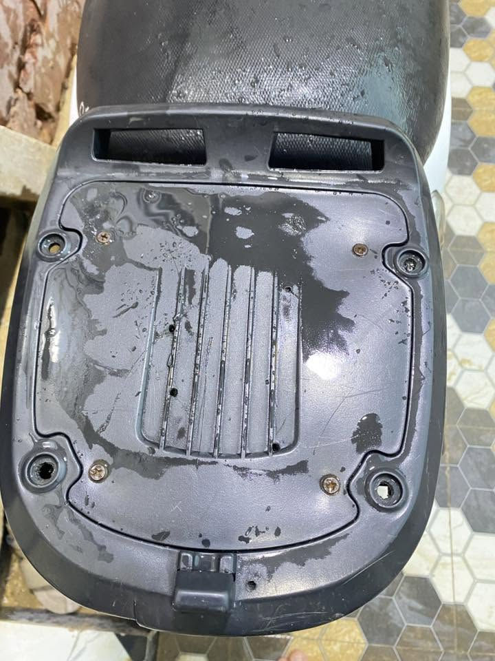عندي هاي كاسحة بوليس اريد اراوسها بسيباية
وذا بيع هم ابيعها ***********
