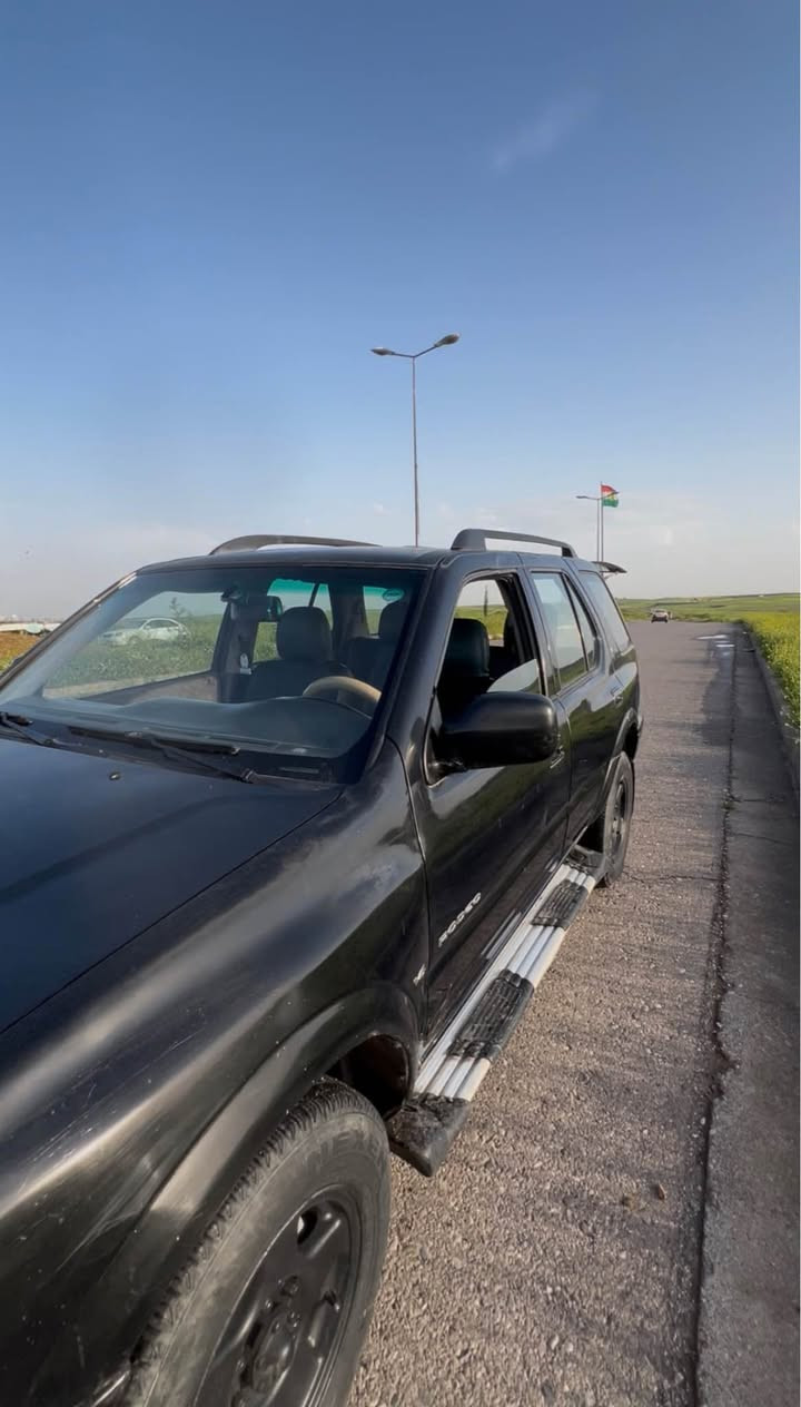 إسوزو رودیو lsuzu Rodeo 
مودێل:2000
بۆیاغ:4 پارچە بۆیاغ و 2دەرگا لێدان زور نیە و 4 پەنجە سەقفی بەمپە  (بەهەمووی ٤ پارچەی بۆیاغە) (باقیدی هیچی نیە )
گێر و مەکینە بیلاد بەشەرت
سەنەوی و ڕەقەم بەناوی خۆمە تا 2030 نوێیە 

نرخ : لەخوار هەموو بازاڕ (48) وەرەقە و مەجال 

بۆ زانیاری زیاتر پەیوەندی بکە بە

 (*********** -***********)
وەتسئاپ و ڤایبەر لەسەر کورەکە کەیە . أربيل, العراق
