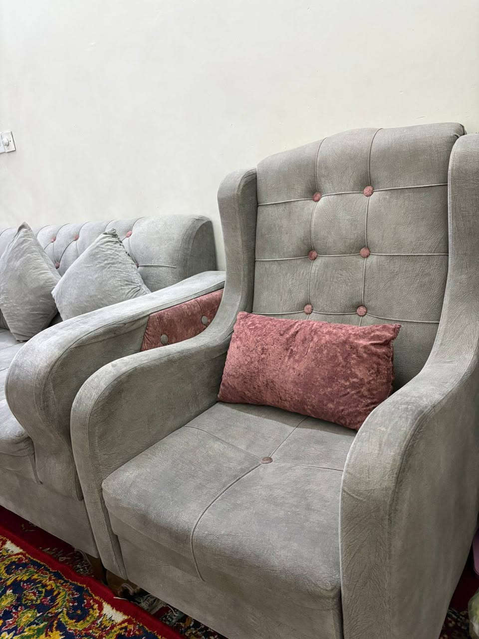 السلام عليكم
تخم 7 مقاعد ضرر حرق في كرسي واحد متضرر فقط سعره 200 مكان البكرية


**إذا كنت صاحب هذا الإعلان وتريد حذفه لأي سبب، رجاءا أرسل رسالة إلى الدعم الفني**