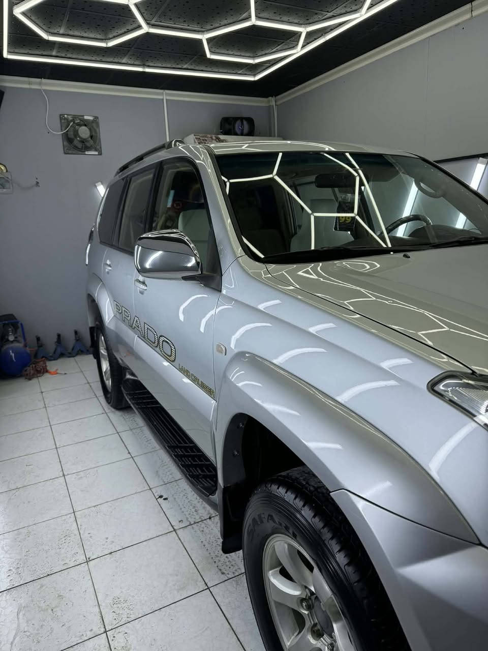 پرادو ۲۰۰۷یەک پەلە بویاخی هەیە مەکینەی نەکراوەتەوە بەشەرت لەسلیمانیە ۱۳۷کەلا ***********/***********
