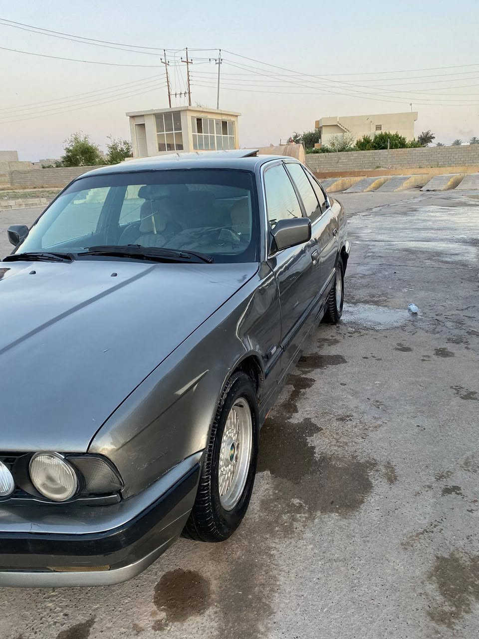 سلام وعليكم (BMW) 525مديل91 رقم صلاح الدين تحويل ثاني يوم السياره كير اوتو محرك مفتوح +بي تنقيص السياره منضومه مال تبريد كامله بس ماعرف اشبي تنته شغاله تخم ويل خليه وتاير العنوان سامراء (السعر ٤٣وبيها مجال) (***********)
