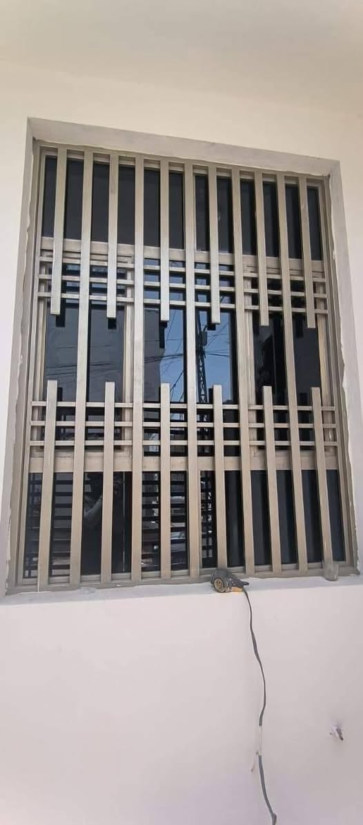 السلام عليكم أنواع الزجاج والمرايا
الشبابيك والأبواب  #بسعر الجملة  مع تنضيف وصبغ الشبابيك كافة مناطق بغداد #وتساب أو اتصل ***********
