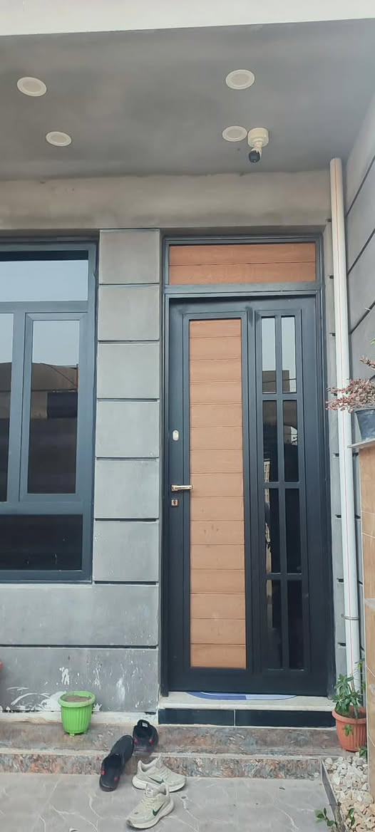 بيت للبيع مساحة 150م
البيت بناء جديد كله طابوق 

يحتوي استقبال صالة مطبخ صحيات غرفة 

المكان حي الاسرى الزراعي شارع سكلة شامل 

الاستفسار ***********
