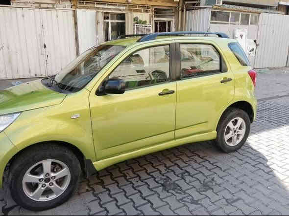 داهاتسو تيريوس ياباني موديل 2009 
السيارة جديدة من كير ومحرك مكفولات وصدر وكهربائيات واطارات وباتري جديد السعر 65$ 
مكان السيارة بغداد المنصور
الاستفسار الاتصال على *********** واتساب
