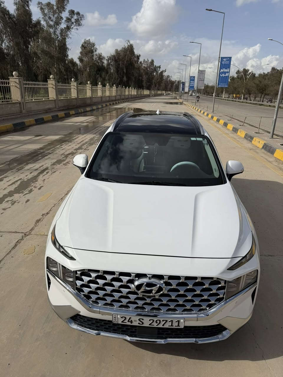 السلام عليكم
سنتافي 

موديل 2023

رقم دهوك الدولي 

وارد امريكي 

موصفات فول واحد على واحد 

محرك وكير شرط

محرك 2500توربو 

5 راكب 

سياره ضررها بقبغ الصندوك بسيط موضح بالصور  صبغ 

السعر 255$ وبيها مجال

رقم الموبايل 

***********

***********
