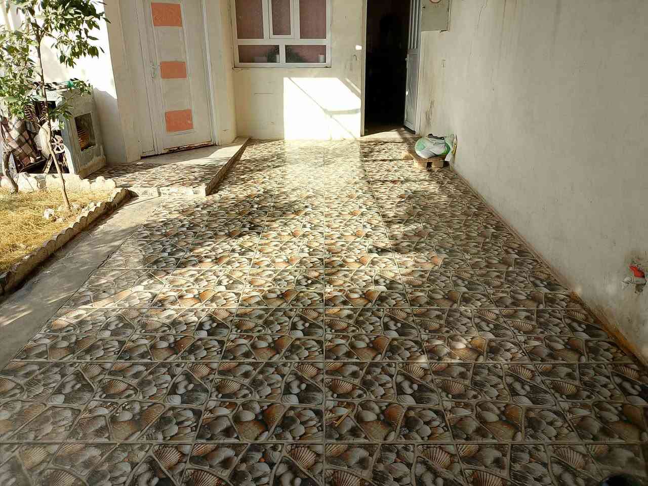 دار البيع مساحة 200مترنهيةحي العسكري زراعي على طريق حولي كركوك واربيل شري يتصل على رقم مبايل ***********ومسجل بلديه
