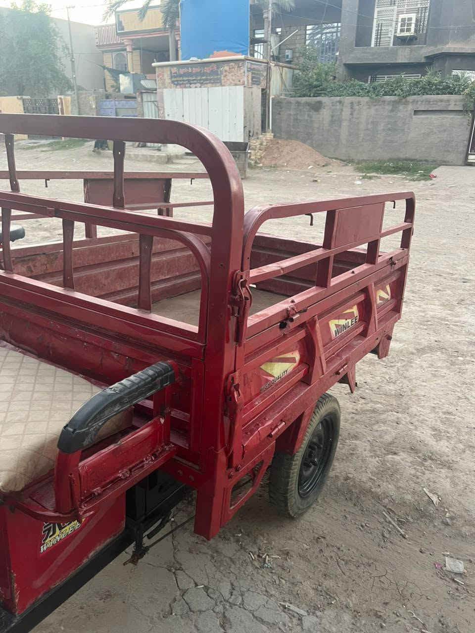 السلام عليكم
ستوته للبيع
بطاريات جدد كارتونه
بدون بطاريات هم أبيع عادي
سعرها 650
سعرها بدون بطاريات 350
المكان بغداد ابو غريب قرب جامع الحسن
*********** واتس اب
***********
