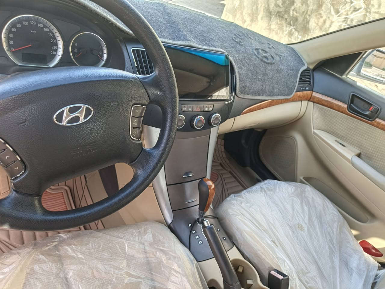 سوناتا للبيع 2011 رقم اربيل مواصفات فتحة ما ناقصها شي محرك وگير واكسل وصدر وجميع دواخلها خير من الله سعر 140 للاستفسار
***********
*********** أثير بي واتساب
