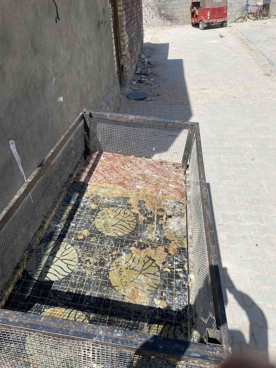 سلام عليكم عندي هلاسه مالت دجاج وعندي قفص مالت دجاج وتجي مذبحه مالت دجاج هديه للبيع واستفسار على هاذه الرقم***********
