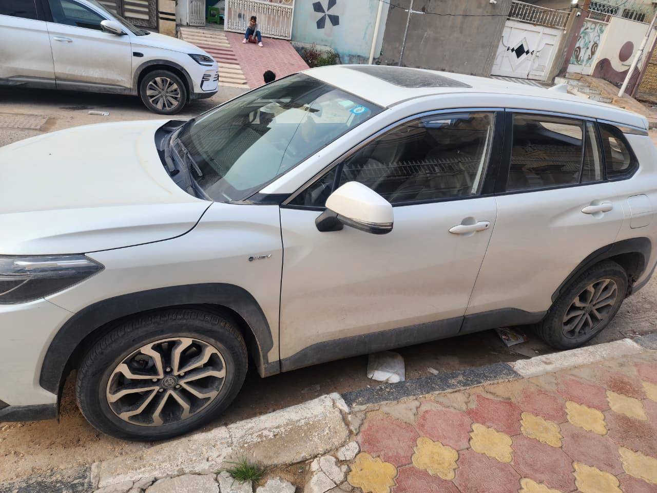 السلام عليكم
Toyota frontlander 2024 Hybrid

عداد المسافه 24الاف 
مكينه 2000 هايبرد 
كشنات جلد اسود
تحكم ستيرن 
تبريد أمامي خلفي 
فتحه سقف 
كامره خلفيه 
ويل كب 
رادار امامي 
تحديد الخروج عن المسار
بيها طخة شوية بل بنيد 
السعر 170  وبيها مجال
اي استفسار 
***********
مكان السيارة النجف
