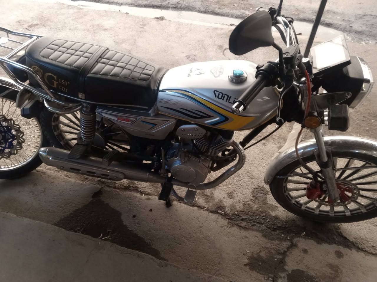 دراجه سونيك الاصلي 2025 دراجه صار له اسبوعين مشتغل دراجه بالكرتونه صفر منافيس بلادا كنترولات بلادويه دراجه شقد ما تقول جديده السعر 725 مكاني كركوك حي الاسره مفقودين ***********
