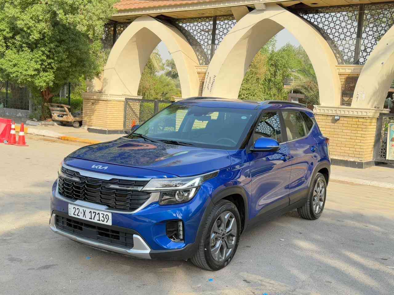 السلام عليكم
للبيع فقط بدون مراوس
كيا سيلتوس 2024 
جديده بدون اي نقص
السعر (173)
مواصفات فول عده سلايت
شاشه متصله عداد دجتال كار بلي
لد امامي نهاري متصل مع لايت عدسه 
محرك 2000 دوش
رادار امامي ورادار جانبي ورادار خلفي 
إشاير بالمري 
بك لايت لد متصل مع كامره خلفيه دواره 
بصمه تشغيل و ابواب 
تشغيل عن بعد  
قطعتين تبريد امامي وخلفي 
مداخل تايبسي 

ثلاث وضعيات قياده مع تحديد مسار وسياقه ذاتيه بريك ذاتي مع كامل وضعيات القياده نظام نزول منحدرات الاناره الداخليه ابيض لمس اوتو بريك  التبريد شاشه بيانو وبعد بيها هواي مواصفات 
قطعه وحده صبغ بنيد فقط بدون دواخل بدون شواصي بدون ايرباك حته راديتر وبدنه بلاديات
ماشيه 47 ألف
عنواني بغداد العطيفيه

للأستفسار ***********
