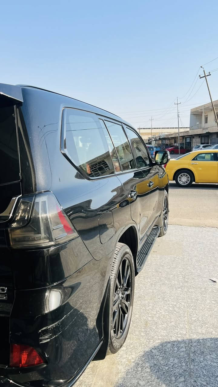 لكزس 2020 KURO black     مكان السياره ميسان
فول فول مواصفات وكفاله عامه السياره من كلشيييي  

‏LX 570 ,KURO 
ما شاء الله 
لكزز Lx 570 مواصفات الكورو معروفه
موديل 2020
داخل احمر سقف اسود
خمس كامرات 
حساس خلفي امامي 
رادار 
رادار نقطه عمياء
كشن كهرباء خزن
كشن تدفأه تبريد 
محرك ٨ سلندر ٥٧٠٠ 
سلايد 
سماعات بالتكم والباب الخلفي 
شاشات خلفيه
تبريد منفصل 
بردات جانبيه 
جكات 
باب خلفي كهرباء 
كير محرك كهرباء كله مكفول وعل  الفحص مكفول 
السياره كلش نظيف وترايها كلش ناعم 
السياره بدون تبديل بدون صبغ بدون فتح كفاله عامة من كلشي حتى البلاستك مكفول 
مكان السياره  العماره ميسان
ماشييه 128 الف
رقم بغداد الجديد
سياره متصرف عليهه ابدد
رقم الهاتف للتواصل ***********
