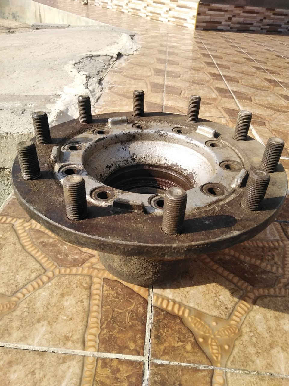 للبيع سلف سكانيا بومه مع جقمقه كاملة اتصال على هذا رقم ***********
