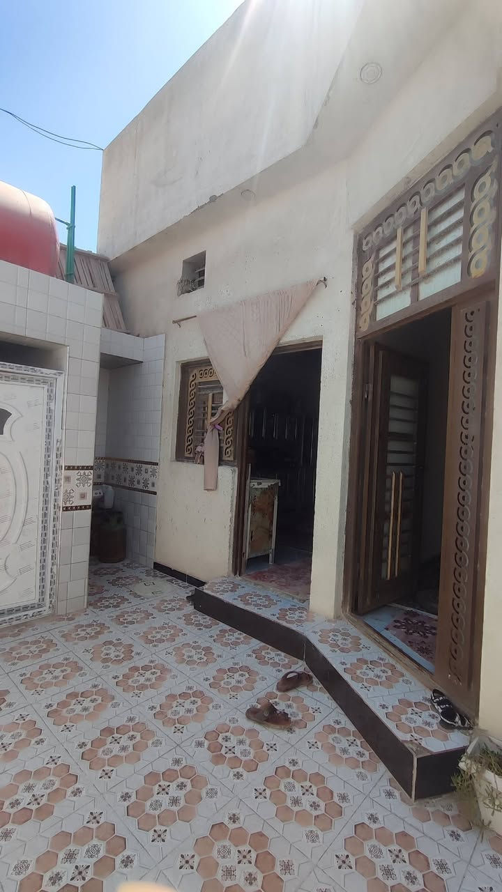 #اسعد_الله_اوقاتكم_بكل_خير⁉️👋
دار سكن للبيع 🏠🏠 

#المساحة::200متر

#العنوان:: البصرة أبو الخصيب طريق سيد حامد خلف معمل ابلوك الشيخ 

#جنس_العقار::وقف سني مسجل 

#يحتوي:: البيت على غرفتين٢ منام كبار +(مشتمل طابق ثاني غرفه ومطبخ وصاله وحمامات)

وديوانية 
ومطبخ وصالة 
وصحيات خارجيه
وحمامين داخليات

بناء بلوك 
شارع 15م 

جميع الخدمات متوفرة ماء كهرباء  نت كلشي قريب على 
#السعر((80مليون وبي مجال))
#اللاستفسار:: إلا تصال على الهاتف ☎️📞 
☎️((***********))☎️
