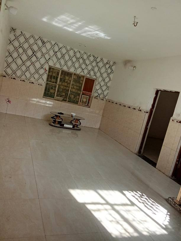 بيت للايجار البيت مساحته 320 طابقين
الطابق الاول- غرفتين وكلدور ومطبخ وصاله ومجمع صحيات داخلي وخارجي 
الطابق الثاني- غرفتين ومجمع صحيات 
السعر 500 وبي مجال 
العنوان -- المراشدة خلف مدينه حمورابي الي ع شارع 60 بلشارع العريض مباشرتا 
للاستفسار الاتصال 
***********
