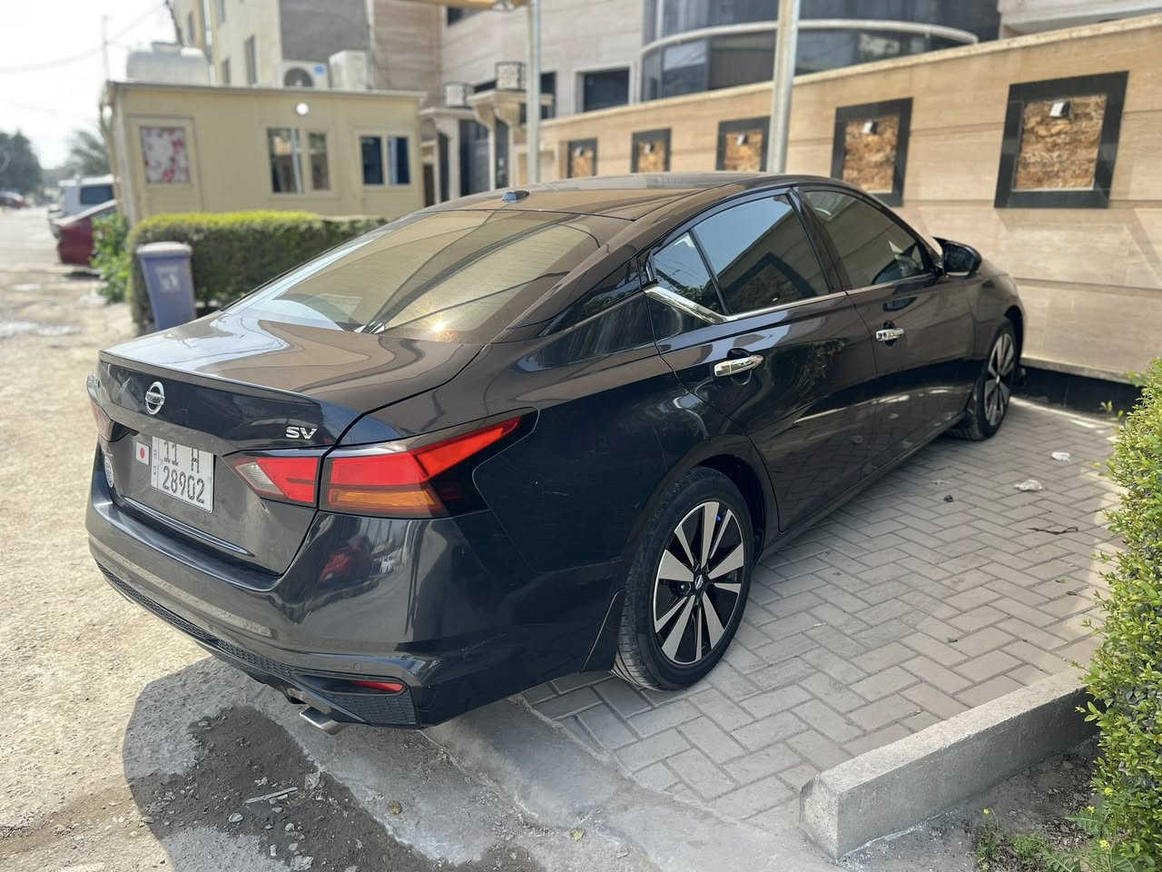 نيسان التيما 2019 فول 1/1 🇯🇵
SV PLUS — وارد أمريكي

💰 السعر: 135 ورقة
📍 بغداد / بغداد الجديدة – النعيرية

✅ الممشى: 96 ألف ميل
✅ رقم بغداد دولي باسمي شخصياً
✅ سنوية 2030
✅ غرامات صفر
✅ هزة جديدة

المواصفات:

* بصمة أبواب + تشغيل عن بعد + بصمة جنطة
* شاشة كبيرة تدعم Apple CarPlay و Android Auto
* فتحة سقف
* كرسي سائق كهربائي
* تدفئة كشنات + تدفئة ستيرن
* Auto Hold
*تبريد قطعتين
* كاميرا خلفية + حساسات
* رادار أمامي مانع اصطدام
* رادار تفاعلي + Blind Spot
* المحافظة على المسار
* قيادة ذاتية
* رادار خلفي توقف ذاتي
* كتابة ضوئية عتبات الأبواب

⚙️ محرك 2500cc مكفول
⚙️ گير CVT بلادي على وضع الشركة ومكفول
⛽ بانزين قطرة وعادي ما أدير غير محسن
🎨 دهن أصلي والسيارة متعوب عليها

🛠️ الملاحظات:

* حادث وارد أمريكا موضح بالتقرير بالكامل
* بالعراق صار بيها بارد بالجاملغ مال السائق فقط
* التبريد شغال طبيعي لكن يحتاج صيانة بسيطة
* تخم تايرات جديد

📞 *********** — اتصال وواتساب

كلشي موضح بالمنشور، واللي تعجبه السيارة حياه الله
