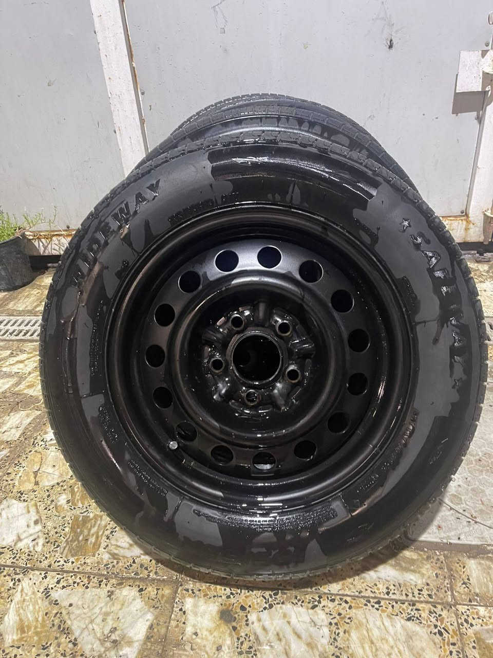 السلام عليكم تخم تاير ويل 15
مال فورتي النتره وياله اصليه 
مكاني الشعب  السعر 225
***********
