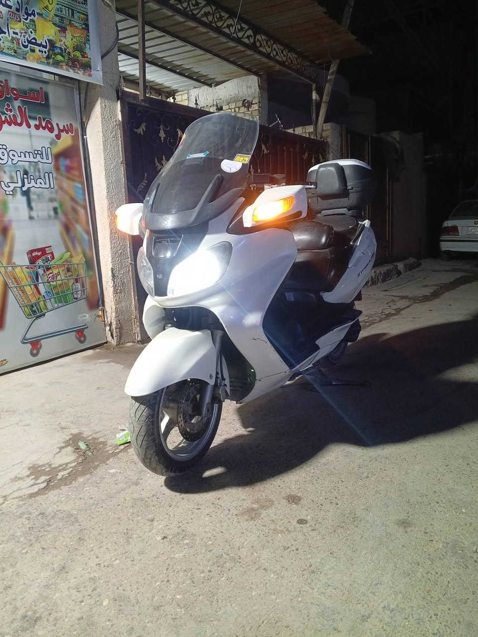 شباب سلام عليكم سكاي ٦٥٠ ابيض صدفي زلغ ممزلوغه برغي ممفتوح بيها صوتها يخبل ناعم كلجات وقايش جديد شاده هاذا لوحش اريده ١١ ورقه بلاش مال مستعجل وبل عافيه عله يأخذها مكاني بغداد شعب قرب محطه سما بغداد رقم ***********
