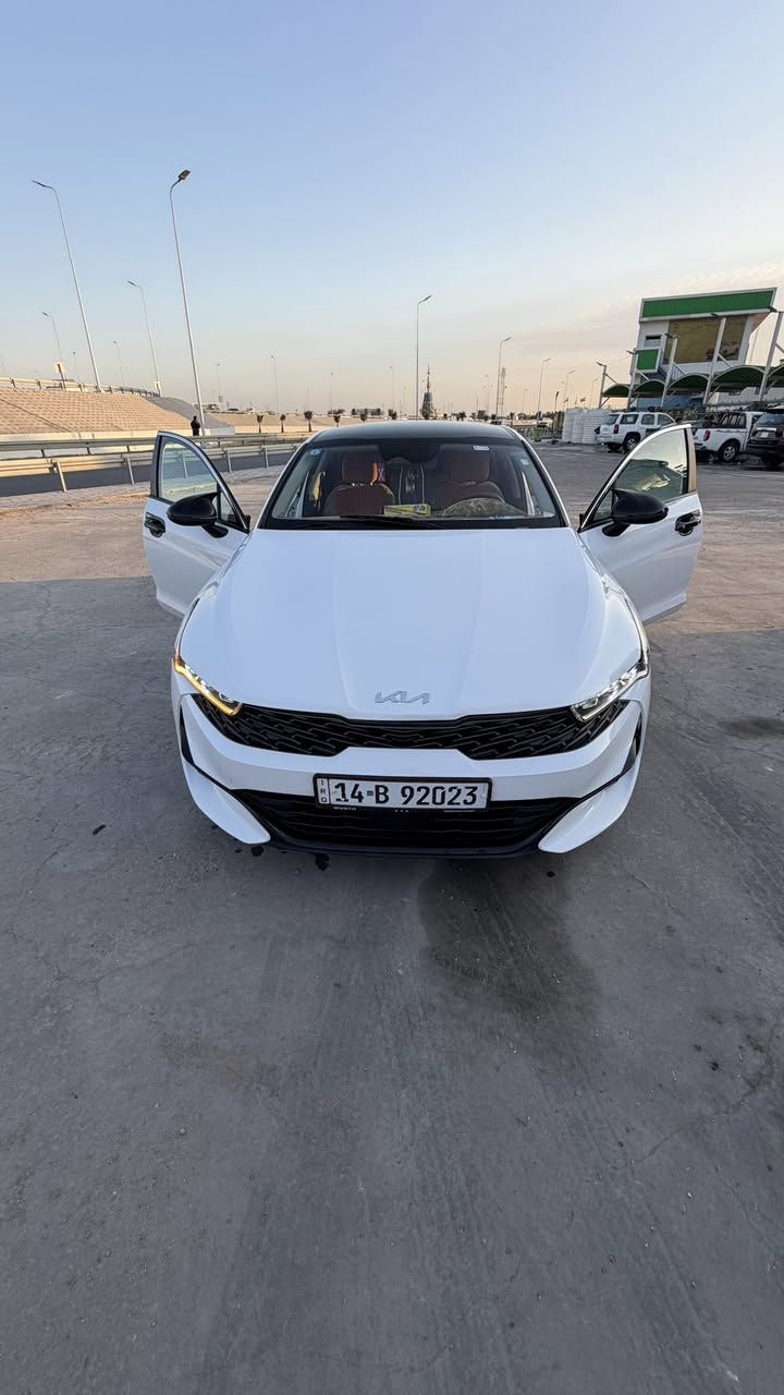 كي فايف 2023 فول موصفات وارد أمريكي بيها بارد الباب الخلفي
حساسات خلفي وأمامي وجوانب

نظام إنذارات بصمه تحكم سرعه ورادار

اربع فئات سرعه صندوق ذكي وباقي التفاصيل السعر 180 بيها مجال بسيط

الاتصال ***********
