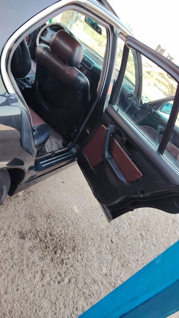 السلام عليكم بي ام للبيع 525 رقم رقم صلاح الدين ألماني سنويه لل٢٨ مكينه ٢٨ مكينه وكير شرط مامفتوح بيها برغي بنكه كهربائية سيارة مكفوله منل حادث سيارة مكفوله منل خياس تخم تاير جديد ويل خليه سياره مصبوغه للجماليه داخله فرن،،
سعر سياره♡{ 58}وبيه مجل 
 موديل ٩٣ داخل جلد سلايت شقال سيارة فول،، مكان السيارة صلاح الدين بيجي الاتصال على الرقم ***********
