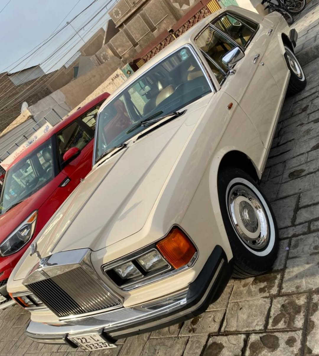 السلام عليكم
للبيع رولز رايز 1981 
موديل سيلفر سبيريت
السياره جديده جدا 
السعر 25 الف دولار وبيه مجال
مكانه السيديه 
للاستفسار ***********

