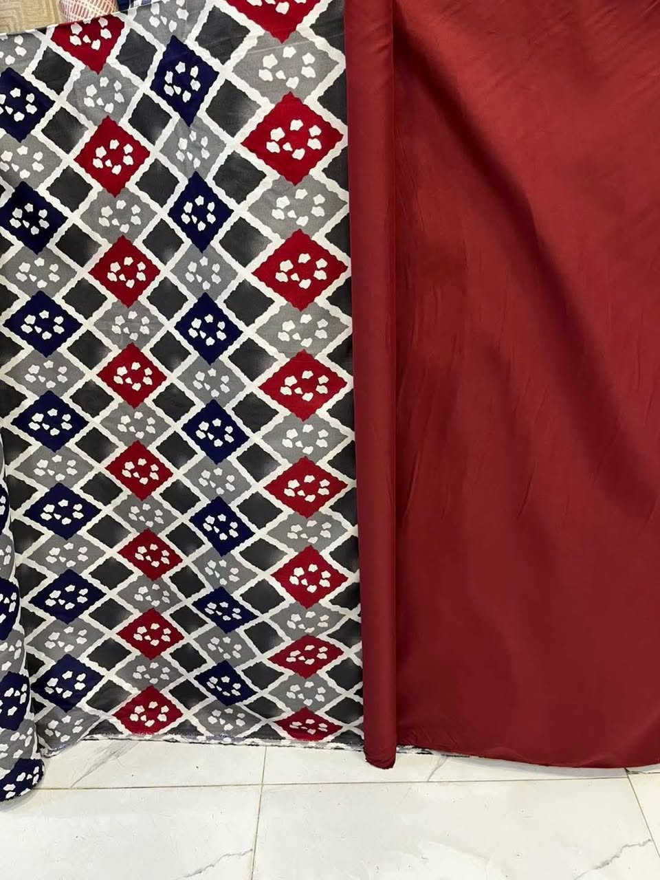 فرشات بقماش الهمايون الاماراتي كشكش جهتين لاستيك4جهات سعر الفرشه 18


**إذا كنت صاحب هذا الإعلان وتريد حذفه لأي سبب، رجاءا أرسل رسالة إلى الدعم الفني**