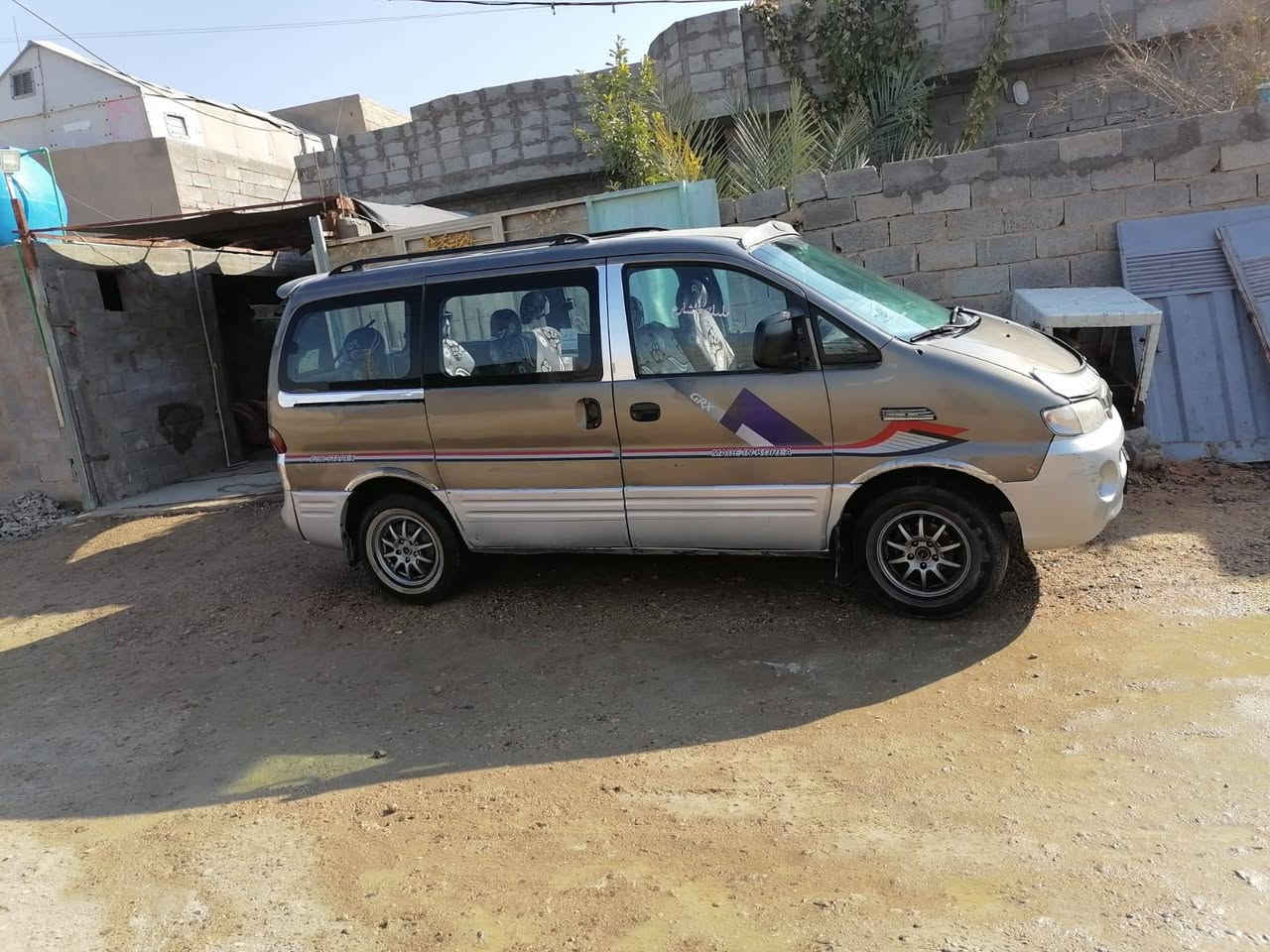 السلام عليكم ورحمة الله وبركاته ستاركس ٩٧ للبيع السياره بلادي رقم سليمانيه مكينه كير ظمان تبريد شغال السعر ٦٣ رقم صاحب السياره ***********
