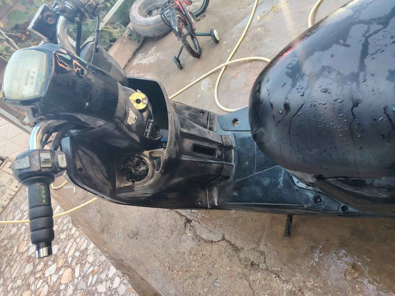 سلام وعليكم ماكس بوليسي لبيع سعر 300 وبي مجال مكان كاطون رازي رقم ***********
