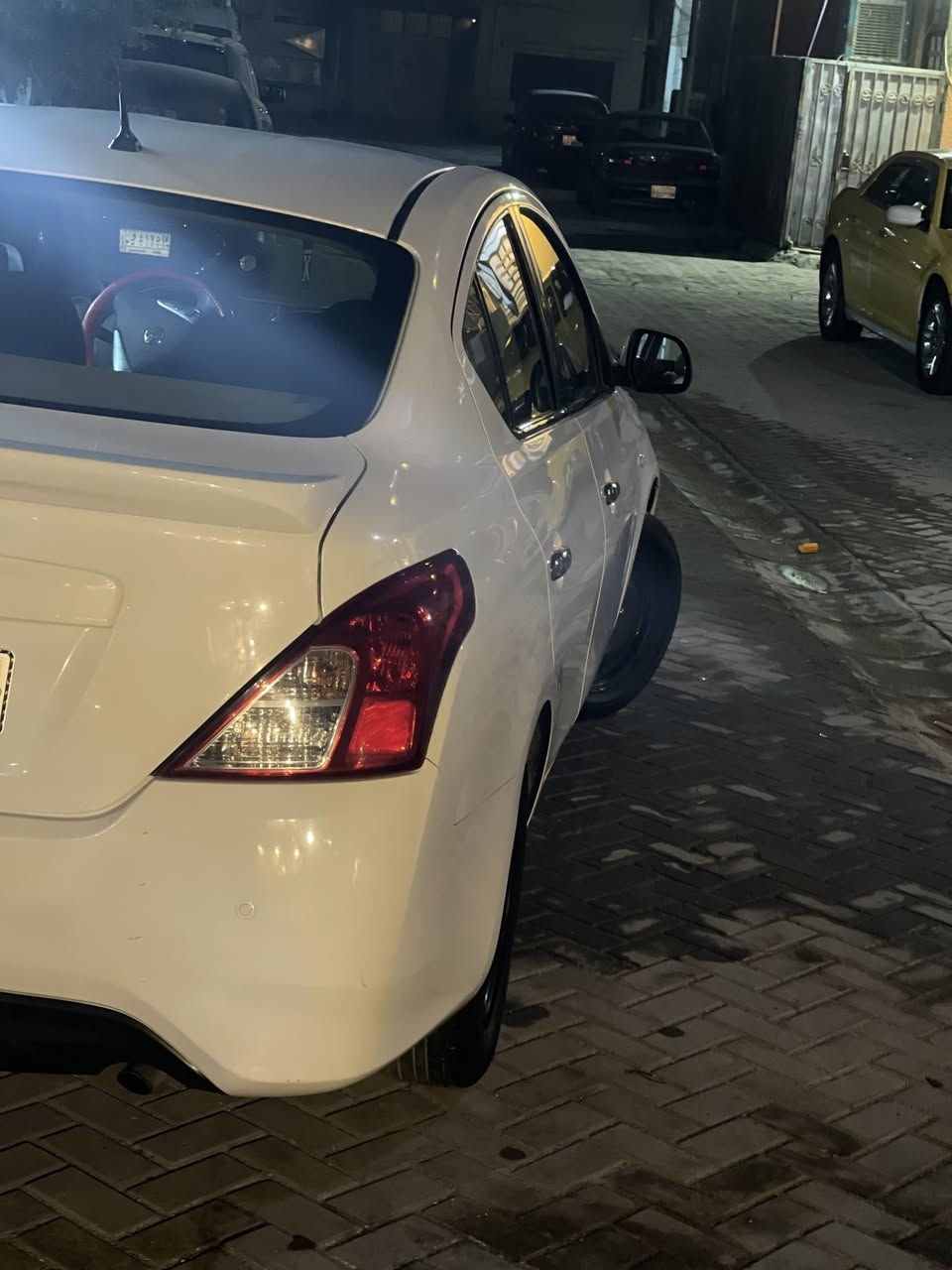 السلام عليكم
نيسان صني هندي للبيع موديل 2021
السيارة بأسمي تحويل ثاني يوم 
السونار موجود بين الصور 
ماشيه 84الف كيلو متر 
صدر امامي خلفي نظيف بنسبة 80%
رقم بغداد الدولي الجديد سنويه جديده هزه جديده 
للتواصل على الهاتف أو الواتس اب 
هــ(***********)
العنوان :
الاعظمية الكم شارع راغبه خاتون
