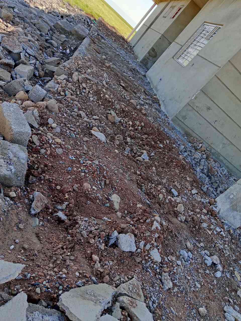 السلام عليكم
نشتغل كافه الاعمال 
تكشير سيراميك+تكشير جص+تكشير لبخ
فتح أبواب وشبابيك
تصفير بيوت +فرش حجر
تفليش سيراميك الارضية +شيل الانقاض 
تفليش بيتونا وستاره وشيل الانقاض
تصعيد بلوك فوك التكعيبه
بناء شتايكر+زراعة ثيل
حفر قواعد السياج
تصعيد رمل فوك البيت 
تصعيد حجر فوك البيت
تصعيد اسمنت فوك البيت 
فرش حجر بيوت
تصفيط بلوك فوك الخريطه 
تفليش وشيل النقاذ 
تدخيل جص داخل البيت  
تدخيل بلوك داخل البيت للخشب 
تصعيد جص على الطابق الثاني 
تنظيف ورا اللباخ 
تنظيف حواش
  رقم الهاتف/***********//
***********
