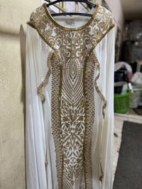 قفطان. جديد ملبوس مره وحده فقط  مكاني بغداد تواصل07706420293 قياس XL