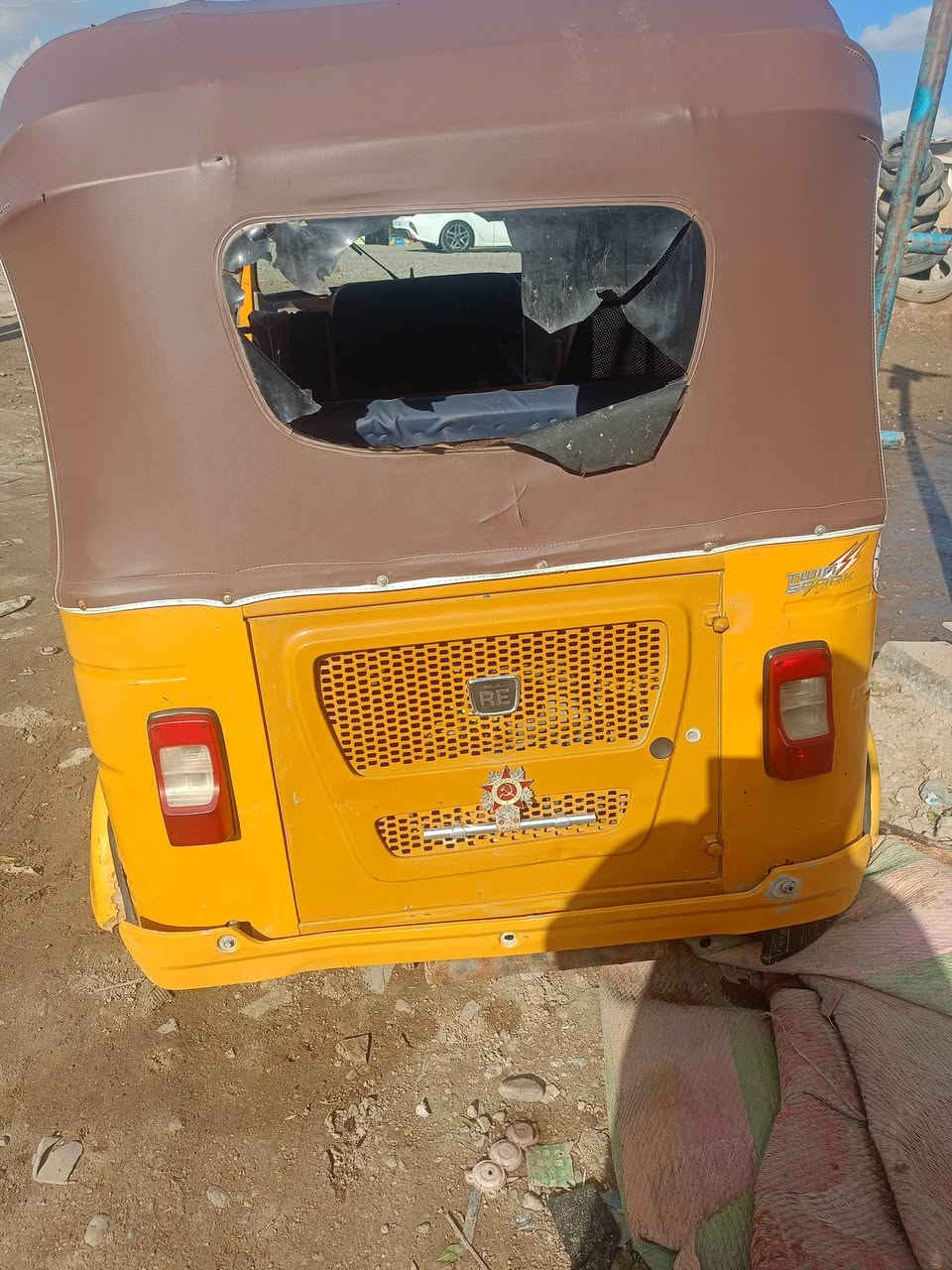 السلام عليكم تكتك موديل 21 رقم وسنويه بغداد تكتك مثل ما موضحه بصور للاتصال ***********
