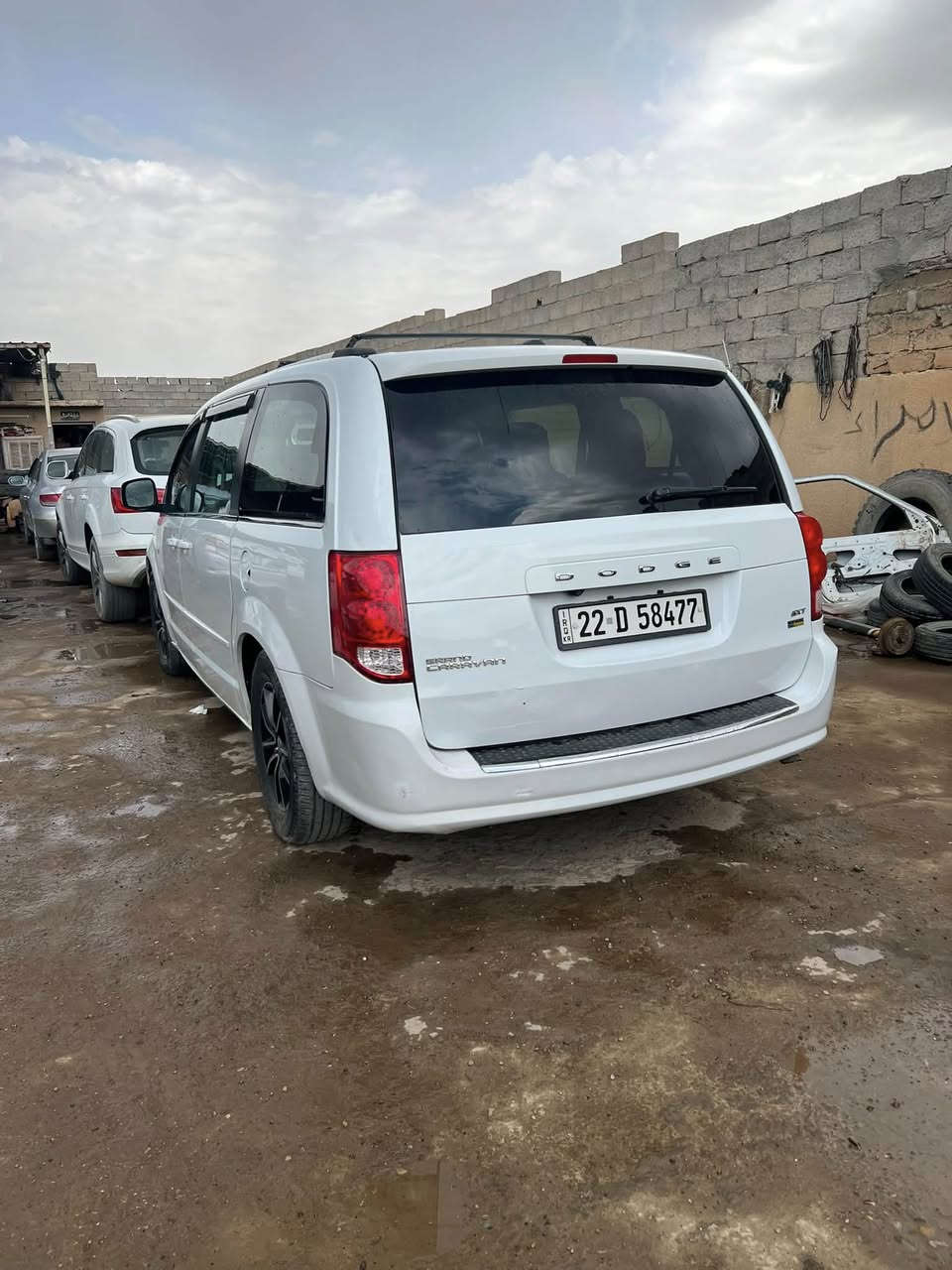 السلام عليكم
 
بيع او مراوس بسيارة صغيره 

دوج كرفان موديل ١٧ 

لون ابيض 

رقم اربيل 

فئةsxt

٣ قطع تبريد 

بوب وصندوق كهرباء 

كشنات جلد ومغلفه 

شاشة

كير محرك مكفولات 

صدر جديد 

حادثه امامي بيه ٣ قطع صبغ وبالصندوك بيه بارد بدون ايرباك وبدون شواصي 

مكانه بغداد الجزيره السياحية 

سعر ١٥٥ وبيه مجال 

رقم ***********
