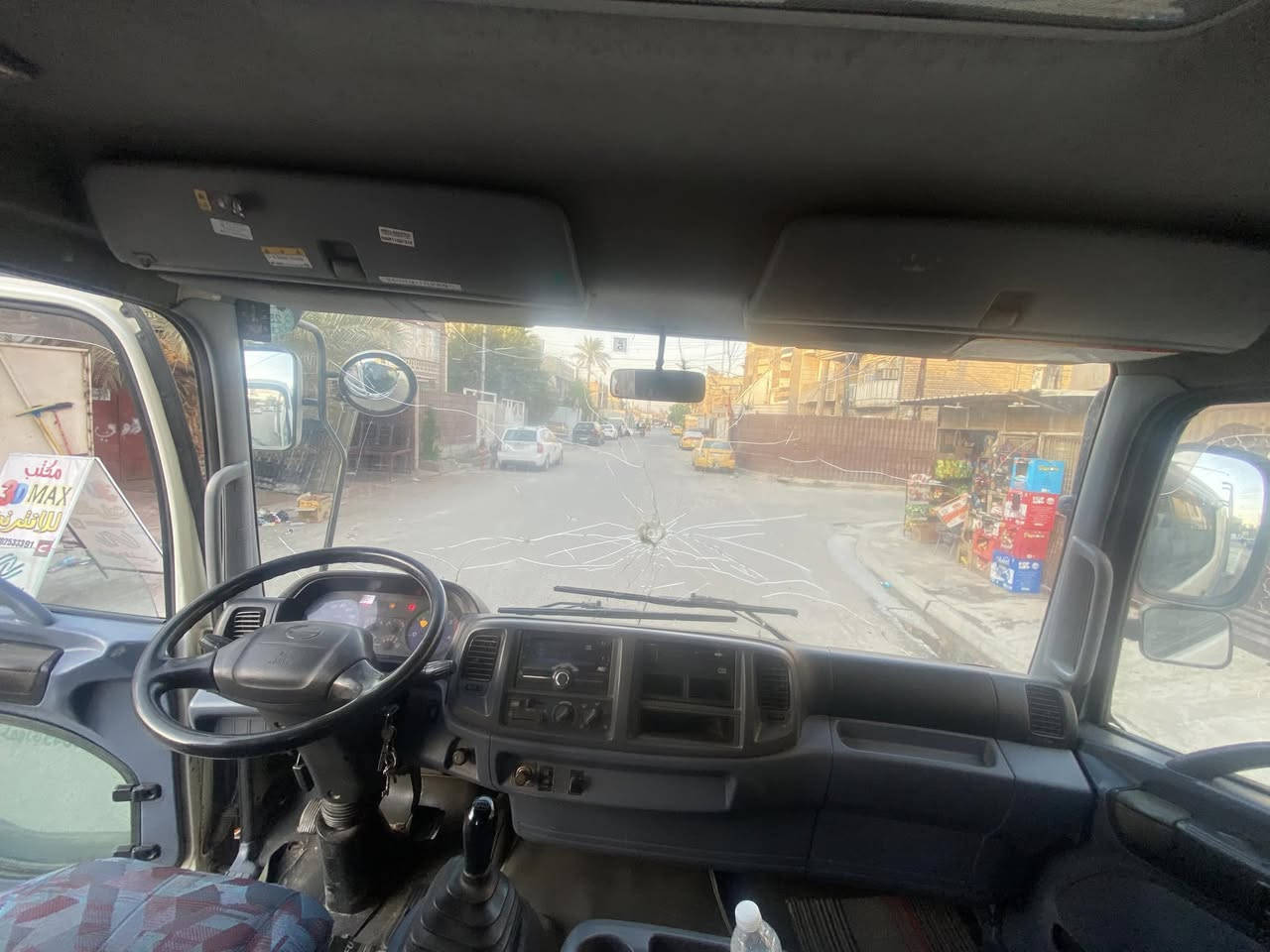 السلام عليكم هينو كرين مكينه 80 عادي موديل 2003 بلاديه طول البدي 6 والعرض 240 كرين مخالف سياره جاهزه للعمل مكان بغداد الشعب ***********
