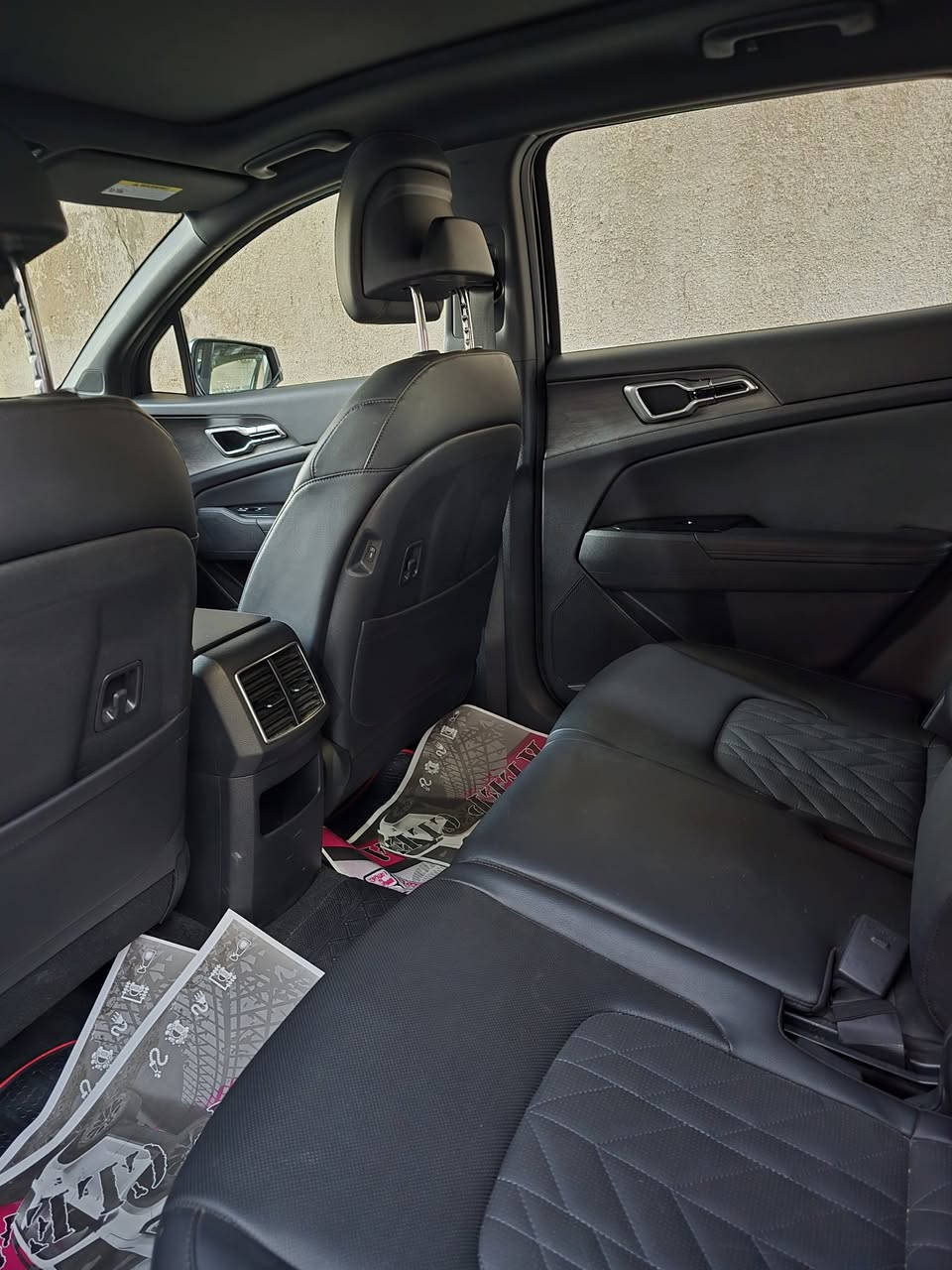 سبورتجXL. مديل ٢٠٢٥/ فول موصفات واحد عل واحد السيار بنو راما بصمه تشغيل عن بعد متروسه حساسات حته بيهه نظام من توكف بل ازدحام ودوس ابريك تطف السيار اوترجع تشتغل وحدهه فول سياره زيره ماشي ٧٠٠٠ حادثهه قبق جنطه يعني كلين  اريد امراوس بجيب لو ٢٤ لو ٢٥ كون فول،لتواصل عل الرقم ***********
