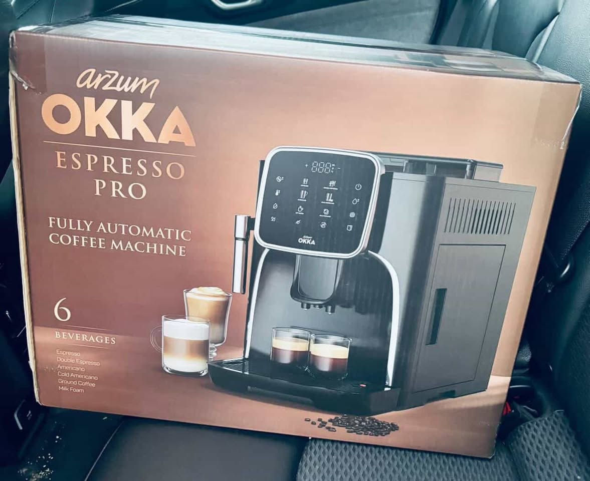 📌 للبيع ماكينة قهوة جديدة بالكرتون
☕ Arzum OKKA Espresso Pro
ماكينة إسبريسو أوتوماتيكية بالكامل.

✅ جديدة تماماً (هدية ولم تُستخدم)
✅ ما زالت في الكرتون
✅ تعمل على تحضير عدة أنواع قهوة مثل:
 • Espresso
 • Double Espresso
 • Americano
 • رغوة الحليب

💧 سعة خزان الماء: 1.8 لتر
⚡ قوة: حوالي 1200–1450 واط مع ضغط 19 بار للقهوة الاحترافية 
السعر المطلوب ٣٥٠ دولار


**إذا كنت صاحب هذا الإعلان وتريد حذفه لأي سبب، رجاءا أرسل رسالة إلى الدعم الفني**