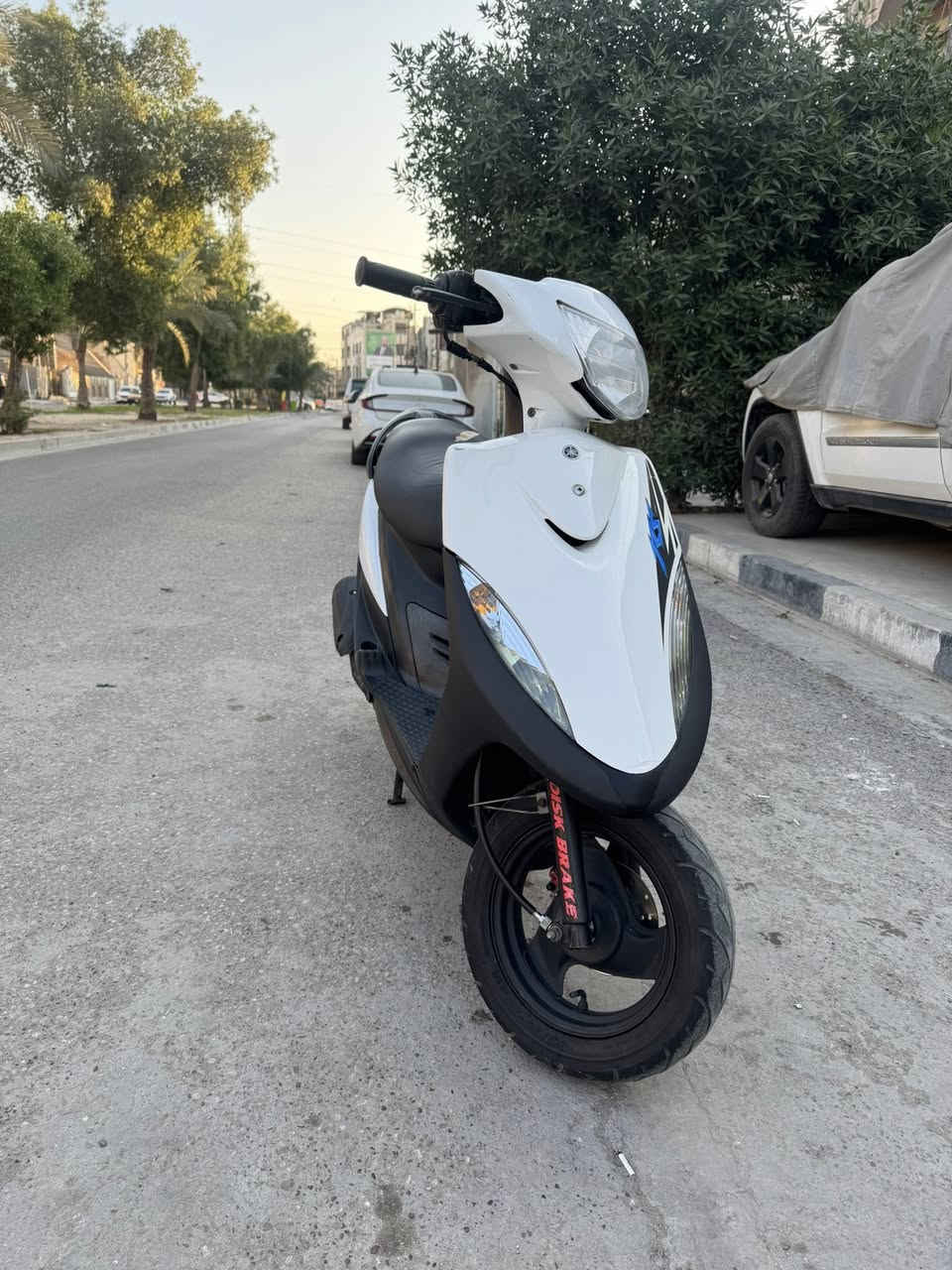 ماكس عدله نازله من الرمبه صارله شهر ونص الدراجه برغي ممبدل بيه مكفوله كفاله عامه شلعه ومعدل الدراجه اخذته بمليون و150 (سعره ٩٣٠) بيه مجال بسيط حك الجيه مو شراي لتتصل وتكسر بدراجه   رقم الهاتف ***********
