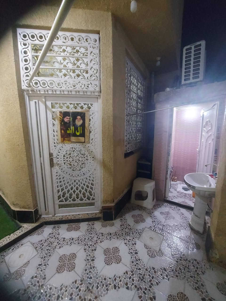 للبيع مشتمل
100م طولاني طابق ونص منطقة الفلاحية حي الامام الرضا 
بناء حديث فول بناء شارع 12 خدمات كاملة  ينباع مبادرة ونقد بناء حلو سعره مناسب. للتواصل ت. ***********
