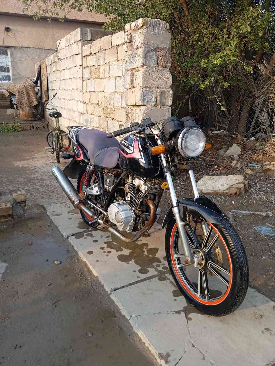 سلام عليكم دراجه بانده 17 ابيعلك كوم حديد ديالى بعقوبة اتصال ***********
