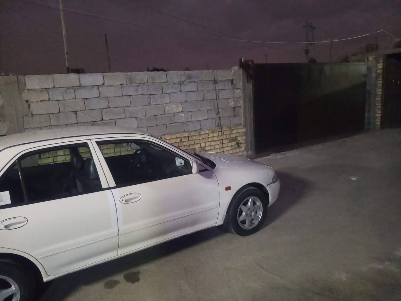 السلام عليكم
بروتون 2004 رقم بغداد الجديد  كير أوتوماتيك 
مكفول الكير ومحرك  تبريد ثلج وتدفئه خير من الله 
السعر 50$ وبيها مجال بسيط حك الجيه
مكان شاطئ التاجي قرب شارع الغاز
الاتصال ‏‪***********
واتساب ***********
