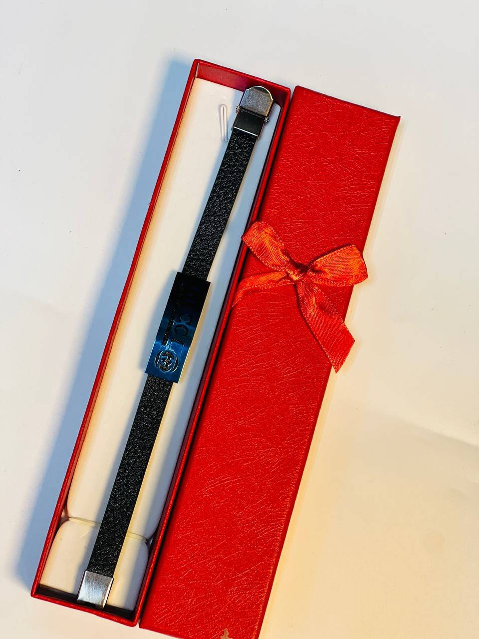 سوار رجالي 💘.
🌺طلاء ثابت 
🌺لون اسود
🌺السعر : 10 الاف مع توصيل


**إذا كنت صاحب هذا الإعلان وتريد حذفه لأي سبب، رجاءا أرسل رسالة إلى الدعم الفني**