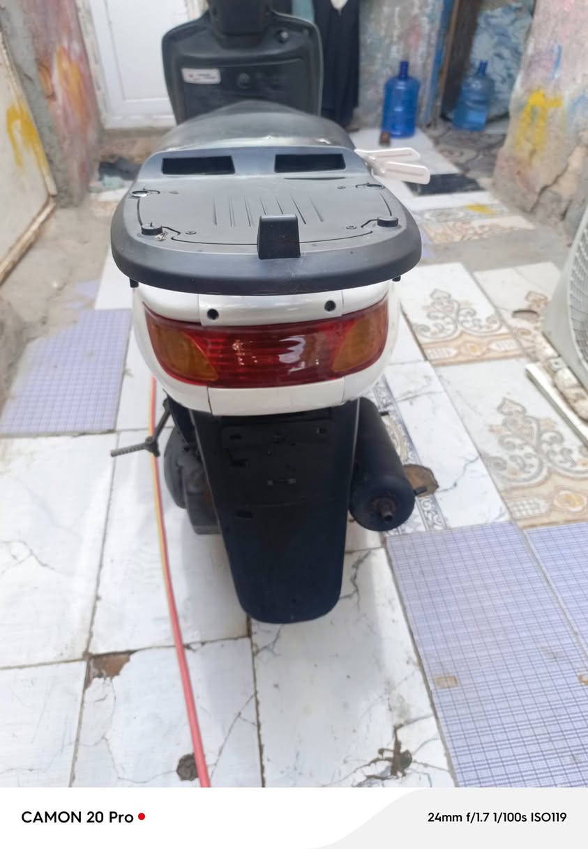 *********** السلام عليكم اخواننا الاعزاء ورحمه الله وبركاته اخواننا الاعزاء دراجه فراشه للبيع وبسعر مناسب للناس الشراي الدراجه كلها حلوه ونظيفه وما بيها كل خلل وكلها شغاله الدراجه من كهربائيات من جك صفح من جاك نص لايت بقلايت عشائر كلها شغاله الدراجه وعن الحلال والحرام وللامانه عمي فقط بيها الباتري يراد له شحن عند ابو الباتريات مره تشتغل سلف اما هي هندر واحد تشتغل الدراجه ونواقصها الصالنصه بيها شويه بيها زروف هاي عن الحلال الحرام والله لا تقول انه انت ما قلت لي او ضحكت علي للامانه عمي فسعرها 450,000 دينار وابيها مجال للناس الشرايه العنوان الكوفه حي نيسان مقابل سكله القرعاوي وراح اعطيكم رقم الهاتف مالته الخاص تقدر تتصل علي على الاثير وعلى الواتساب على التعليقات ما ارده لان ما عندي تعذروني وشايف الف خير عمي اللي ياخذ هاي الدراجه وباقي التفاصيل بالمنشور تابع المنشور
