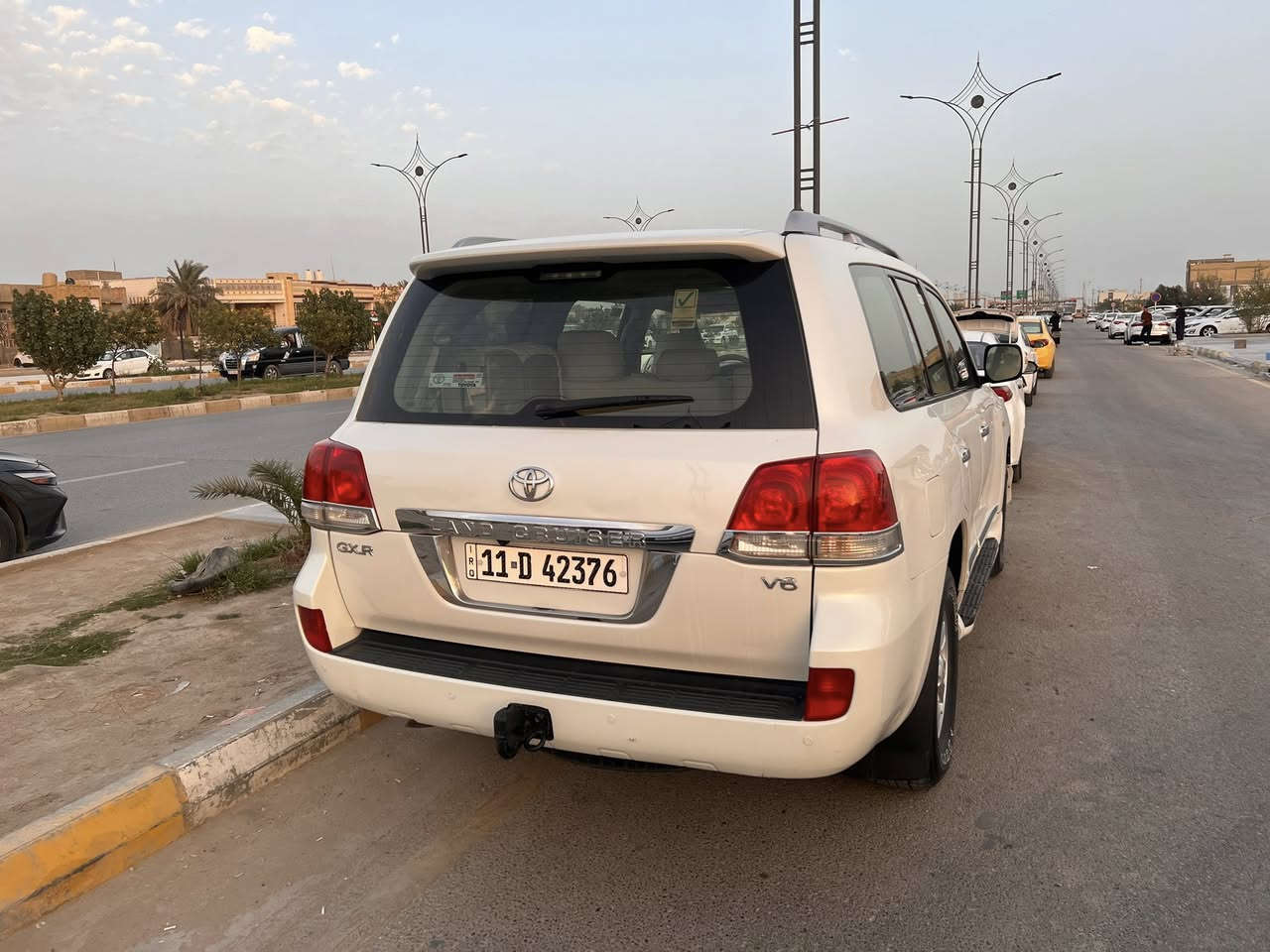 سلام عليكم
لاندكروز 2010 مكفوله فقط مكينه مجفت 
سعر 270 
للاستفسار  ***********
