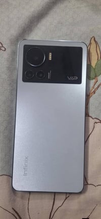 انفنكس نوت 12 VIB • نضيف • خدش خفيف بالشاشة