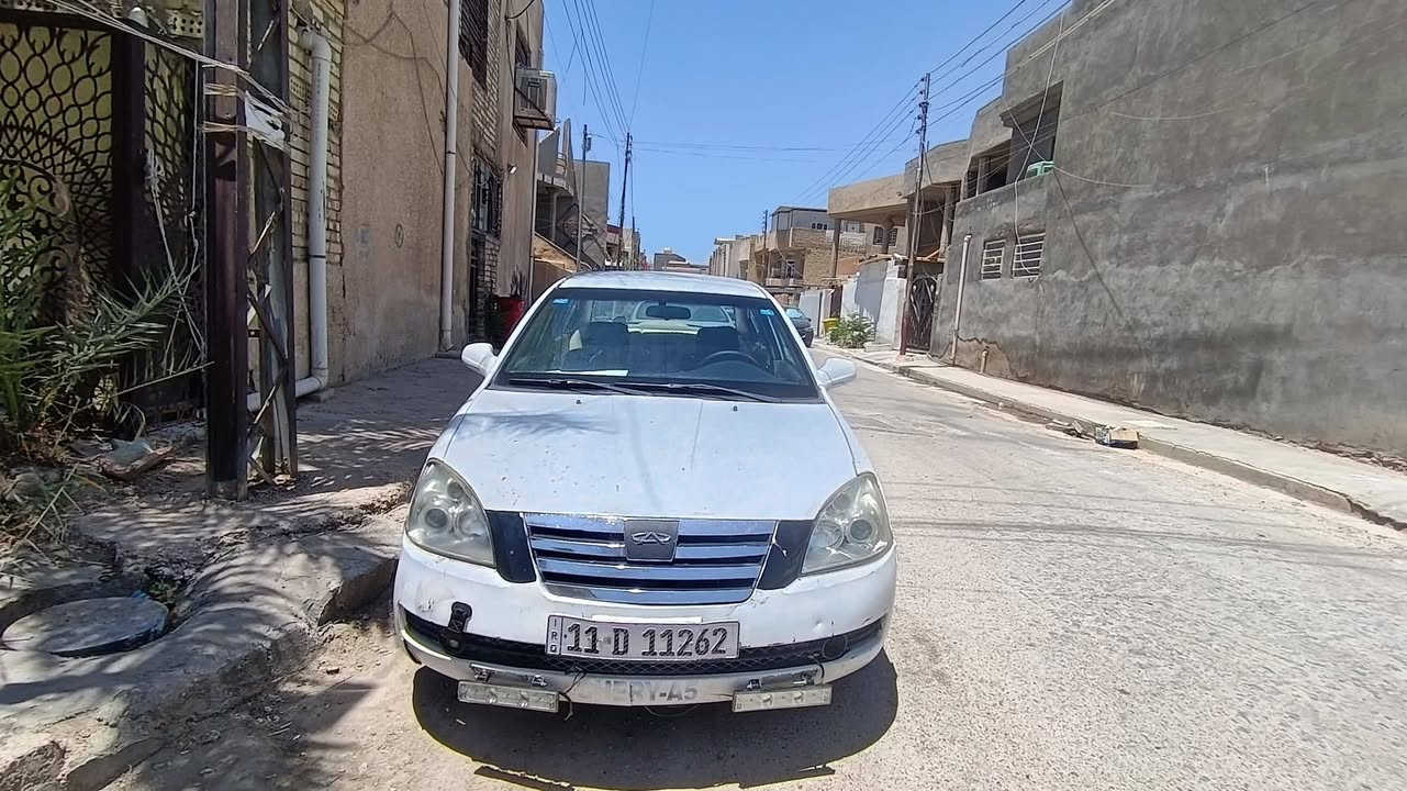 اسلام عليكم 
شيري A5 
موديل 2009 بلادي رقم بغداد 
السيارة تبريد ثلج صدر جديد زوج تايرات جدد باتري جديد لا تبخير ولا تنقيص كهربائيات سنتر لوك شغل وريمونت مالتها لبلاد 
كشرها تعبات وبي خياسات وبيها ضربها جاملغ ايسر من اشتريتها يعني وبيها تخير من السيارة تحمة بالنمرة الاولى 
الهزة منتهية صار شهر 

سعرها 26 ورقة  قفل قفل 
مكاني بغداد شهداء البياع 
***********
فقط وات ساب
