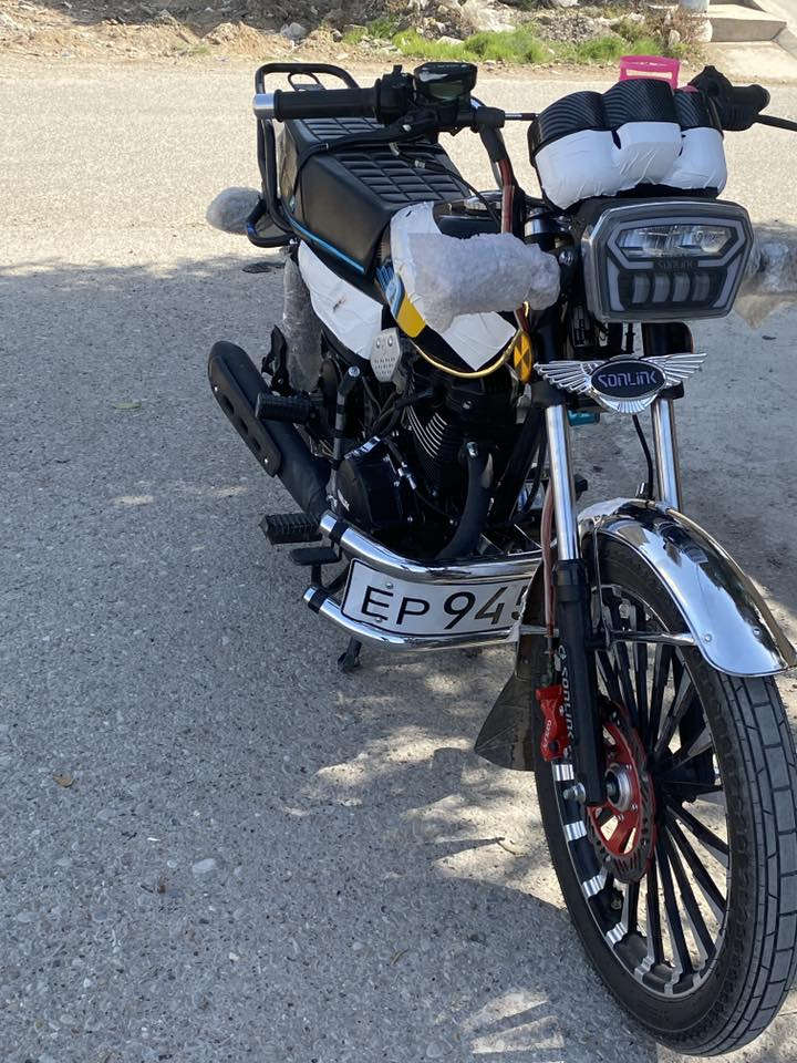 سلام عليكم سيفان ٢٥ دراجة زيرو مصار سبوعين نازلة مكفولة من كلشي بصمتين سويجين شاشة عرض سعرها ٧٧٥وبيهامجال حك جية مكاني ديالى خالص هبهب ***********
