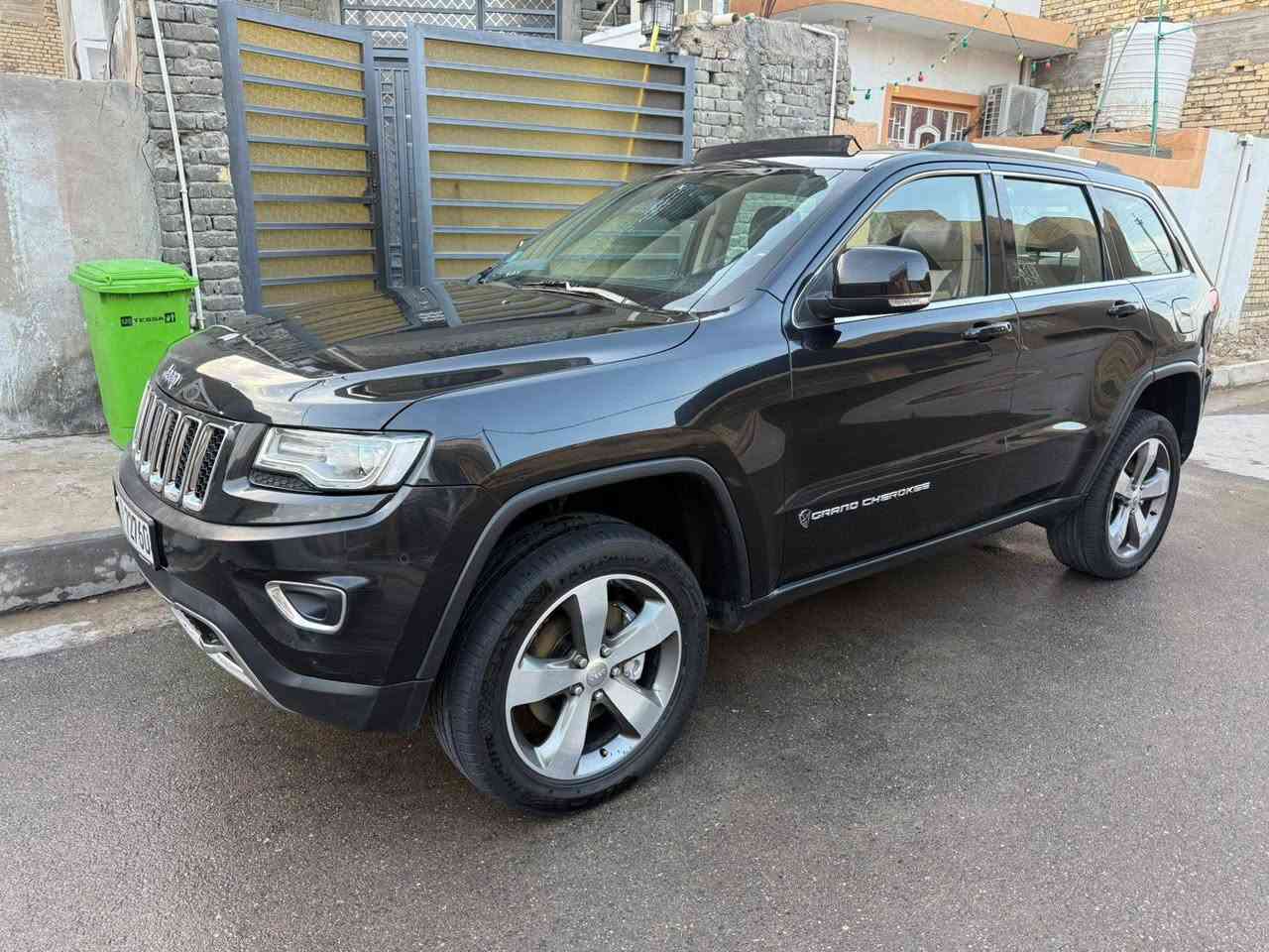 جيب خليجه فول موصفات واحد على واحد السياره جاملغ فقط وجاملغ الاصلي مالتها موجود ستعمال شخصي ماشيه 86اصل
#المواصفات - رقم  بغداد تحويل مباشر تحويل مباشر مشروع وطني 
1- محرم  6 سلندر بخاصية توفير الوقود ECO 
3-  + جنطه كهرباي 
2-بصمه
5- حساسات خلفية اصل مع خاصية  
7- لايت ١٠٠واط اصلي مع حاجب LED . 
8-  مع تحرك المرايات الجانبية عند الرجوع الى الخلف حسب التحكم
9- السيارة  احدث نظام قيادة بالعالم 
10- ويل كب حجم20. طخم تايرات حديث 2020  
12- نظام صوت ٧ سماعات داخل السيارة 
من beats audio من شركة apple
14- تحكم ستيرن كامل امامي وخلفي 
15- شاشة دشبول لمس كبيرة  متكاملة الايعازات . وشاشة ٧ انج معلوملت السيارة والعطلات والرسائل... شاشات كشنات 
17- نظام AUX + Bluetooth . نظام ملاحة GBS 
+ ذاكرة ميموري كارد موضعي + USB 
18- مانع تزحلق (انزلاق) .
19- تبريد كشنات حار بارد
20- الكشنات  جلد    تبريد و تدفئة و تهوية و مع الستيرن تدفئة وتهوية والمقاعد الخلفية تدفئة
21- كاميرا خلفية دوارة HD 
22-إظهار ضغط الهواء في الاطارات. ومعلومات السيارة الكترونيا مثل كمية دهن محرك و درجة حرارة المحرك والكير والزيت وضغط الزيت الكتروني .
وباقي مواصفات  الجيب المعروفه⁦✔️⁩  ⭐   
 *********** السعر 225مراوس حسب القناعه مكانها الكوت
