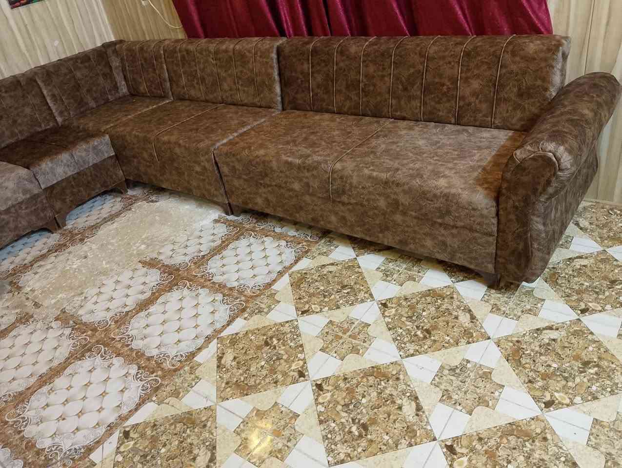 ديوان ١٠ مقاعد للبيع نضيف جدا بدون اي ضرر جديد ممستخدم درجه اولى تفصال مو سوكي السعر ٢٩٠ بي مجال بصيط مكان بغداد الحرية موجود توصيل بكروة رقم ***********

