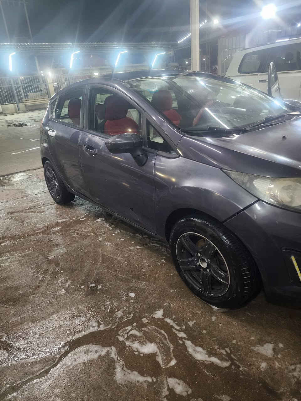 فورد فيزتا ٢٠١٣ مكينة وكير وتبريد رقم بصرة انكليزي بعدهن بالمرور الوصل عندي مكينة وكير وتبريد راعية يريد تحويل 
السعر ٤٨ بية مجال قليل
تلفون ***********
